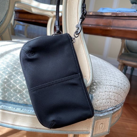 NWOT COACH fabric wristlet. Black. Zipper strap purse cell phone holder - Picture 10 of 11